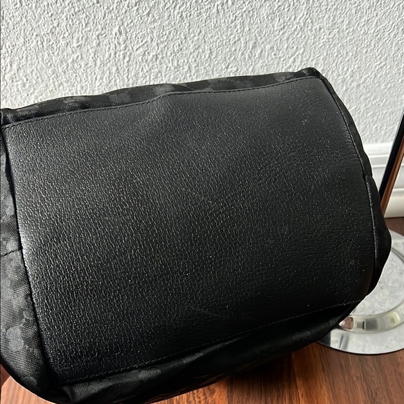 1640 Gucci Black Tote Bag with Red and Green Straps Nylon - Picture 6 of 10